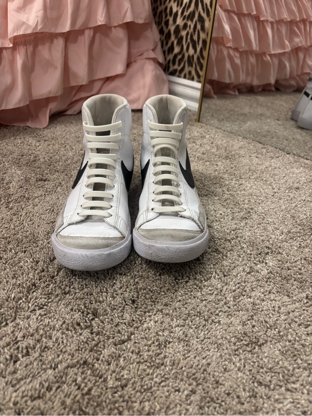 Nike Kids Blazer Sneakers w/ slip on laces